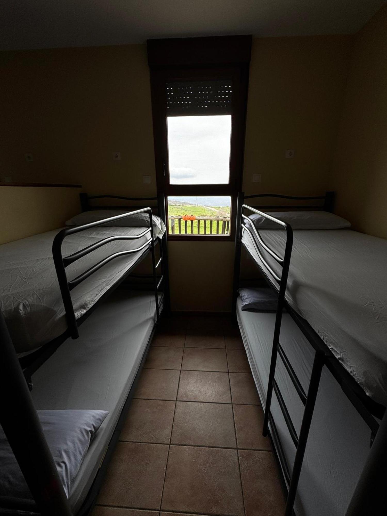 Albergue De Peregrino Cruz De Fierro Foncebadon Zewnętrze zdjęcie