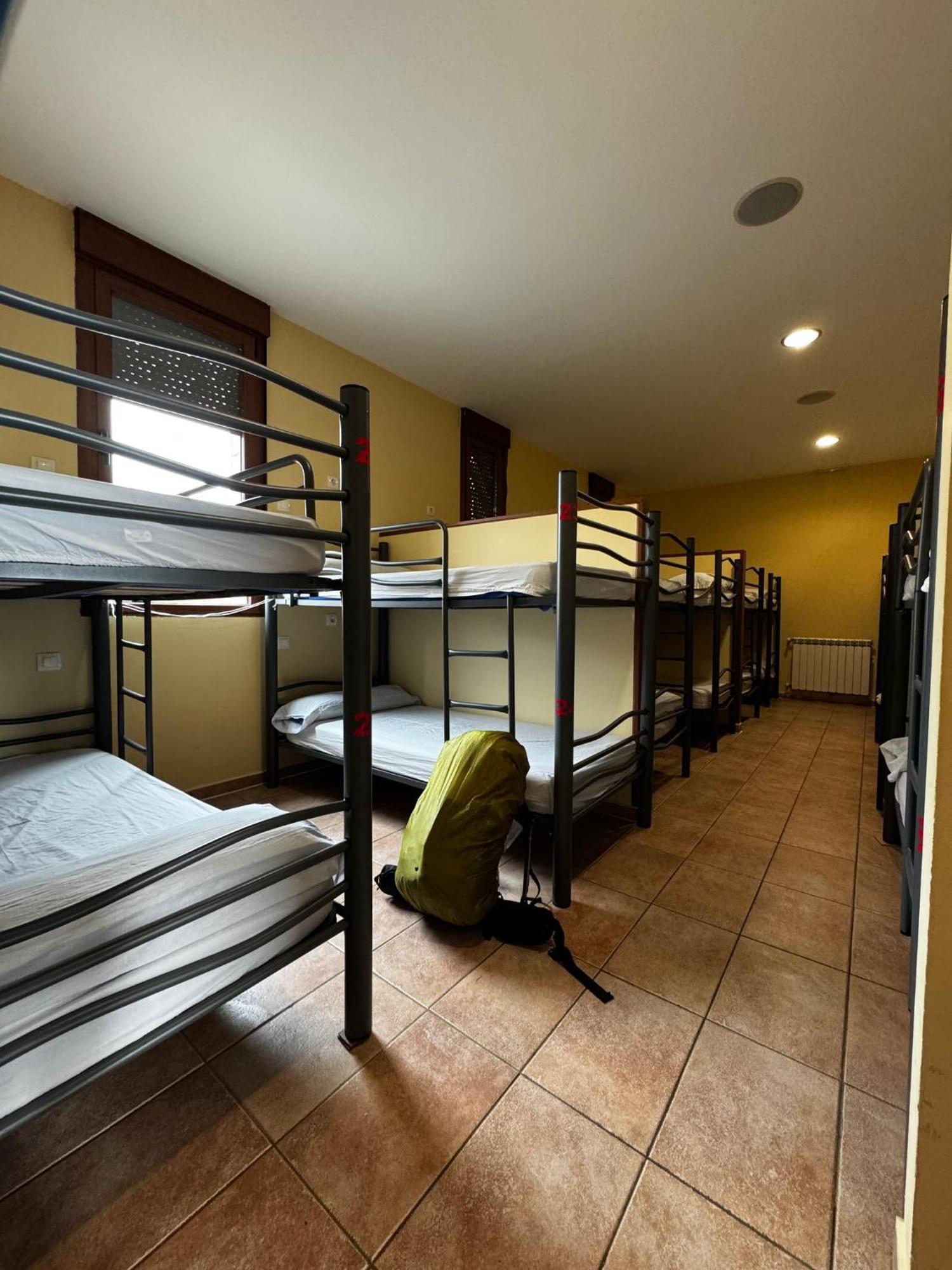 Albergue De Peregrino Cruz De Fierro Foncebadon Zewnętrze zdjęcie