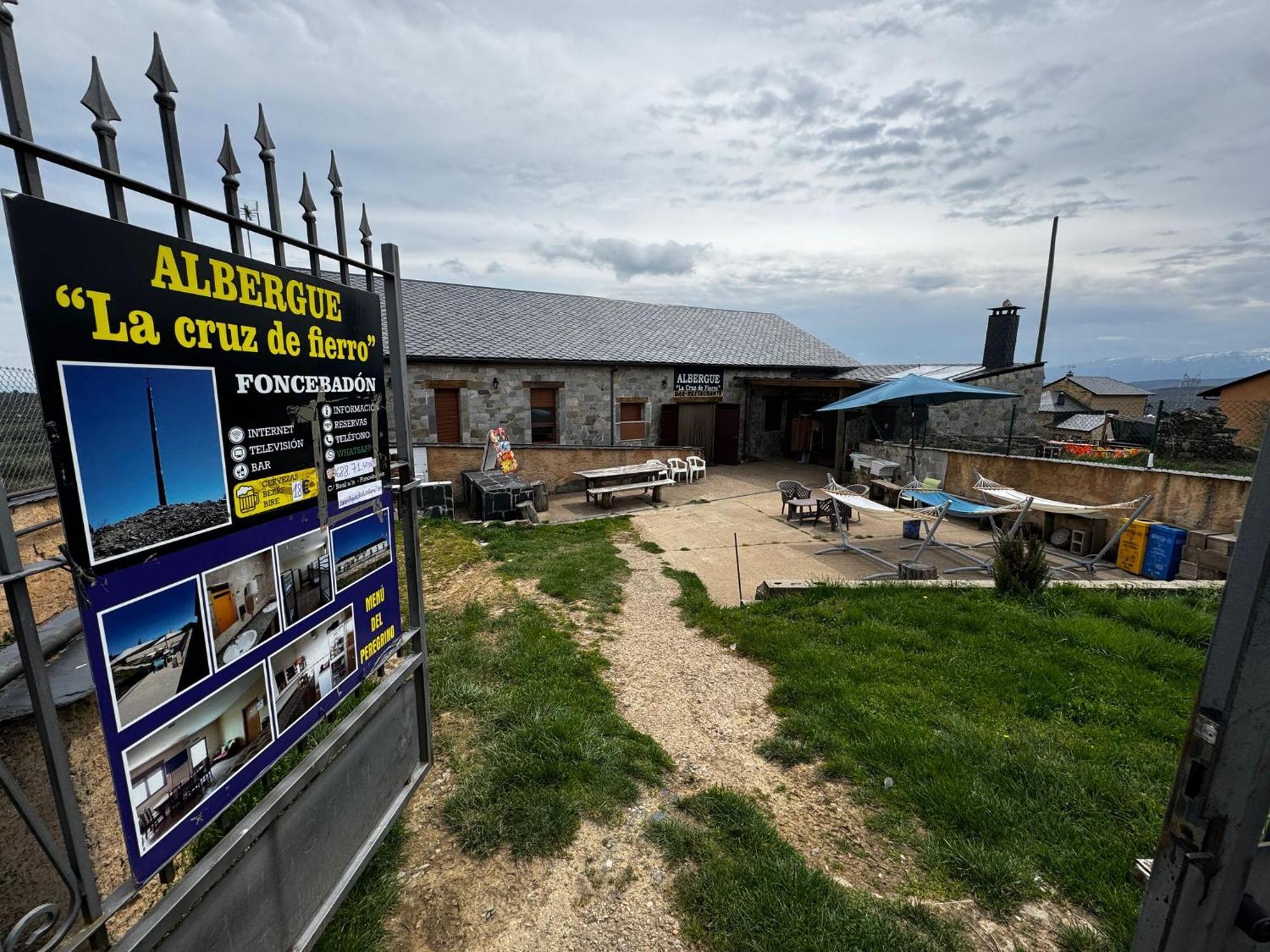 Albergue De Peregrino Cruz De Fierro Foncebadon Zewnętrze zdjęcie